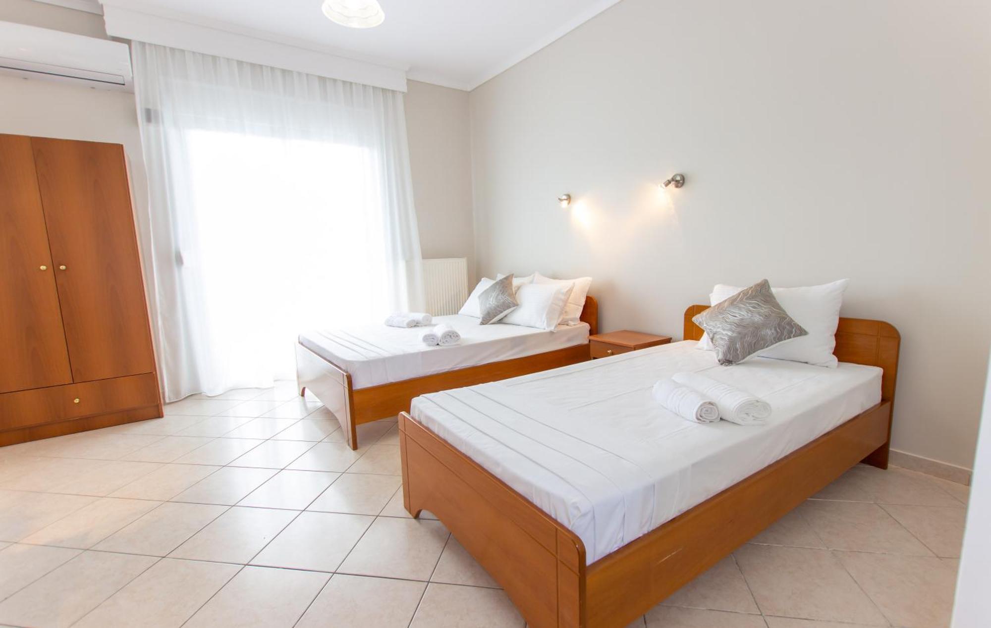 Athanasia Inn Vrasná エクステリア 写真