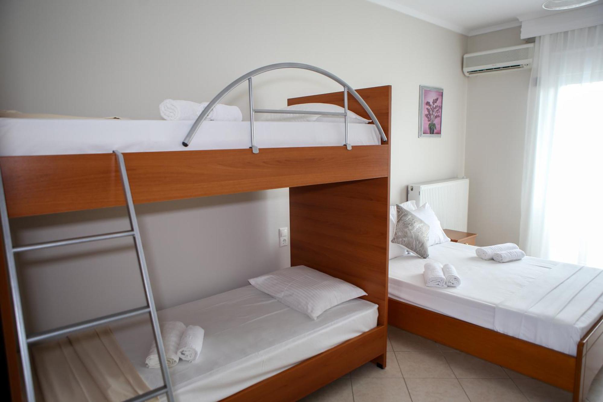 Athanasia Inn Vrasná エクステリア 写真