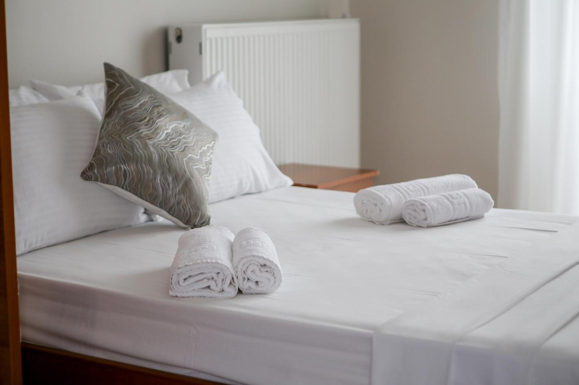 Athanasia Inn Vrasná エクステリア 写真
