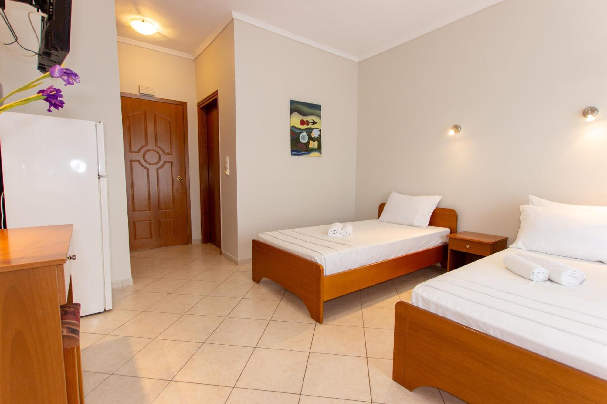 Athanasia Inn Vrasná エクステリア 写真
