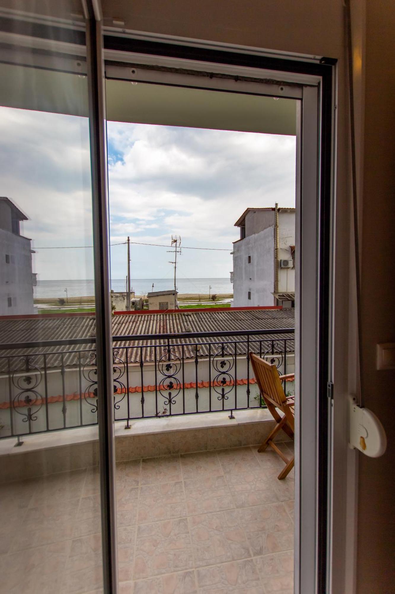 Athanasia Inn Vrasná エクステリア 写真