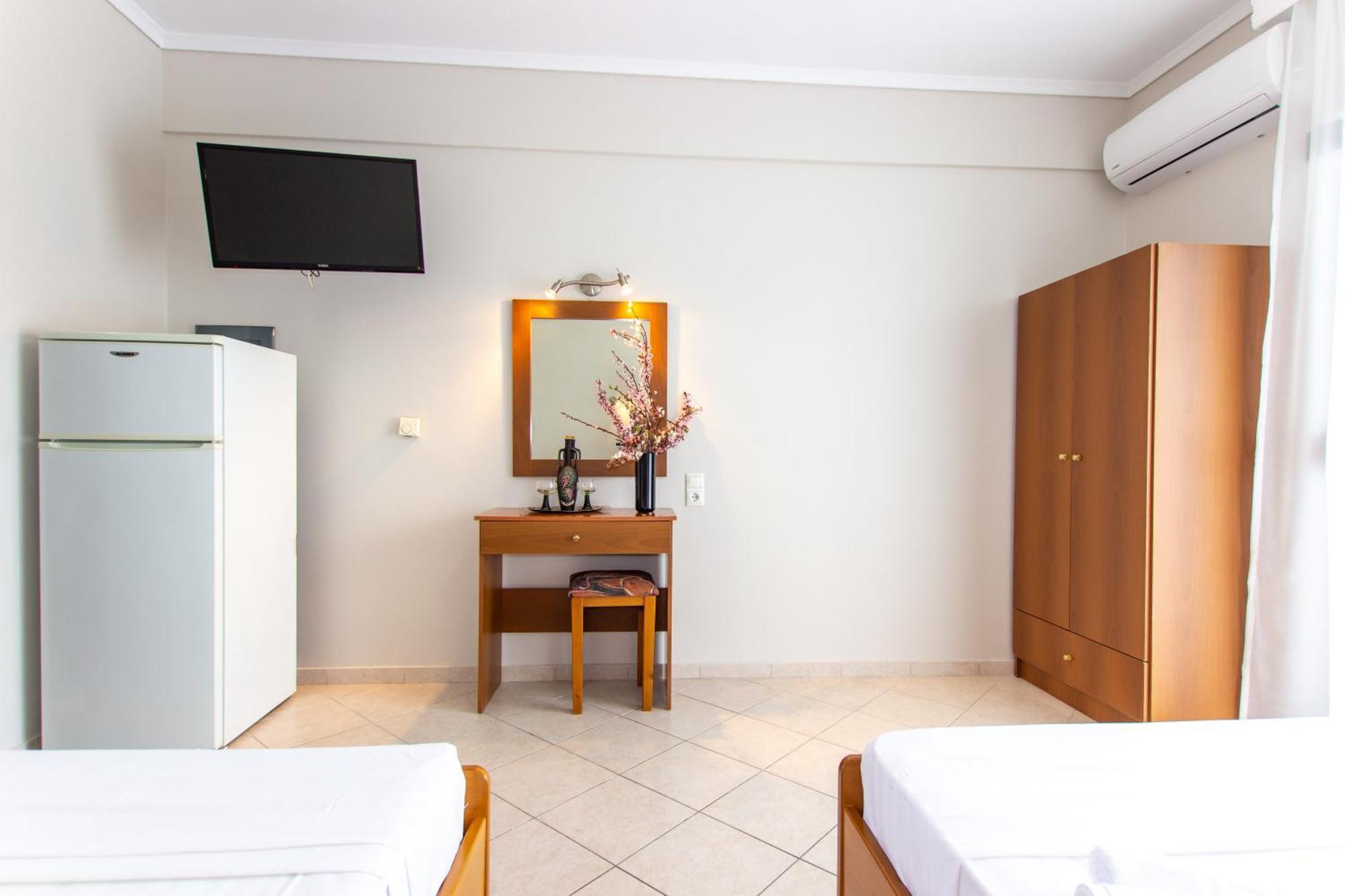 Athanasia Inn Vrasná エクステリア 写真