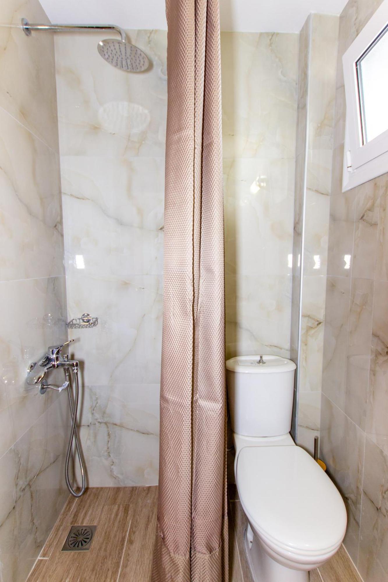 Athanasia Inn Vrasná エクステリア 写真