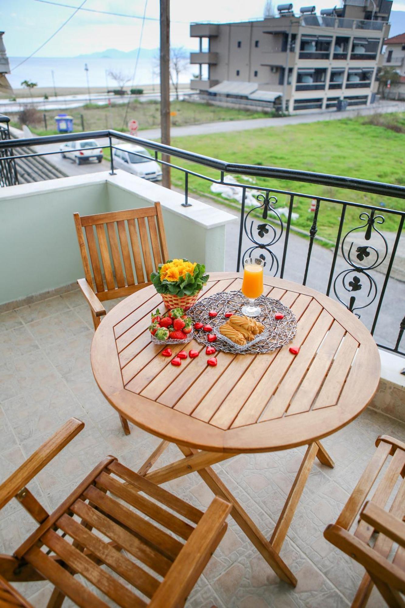 Athanasia Inn Vrasná エクステリア 写真