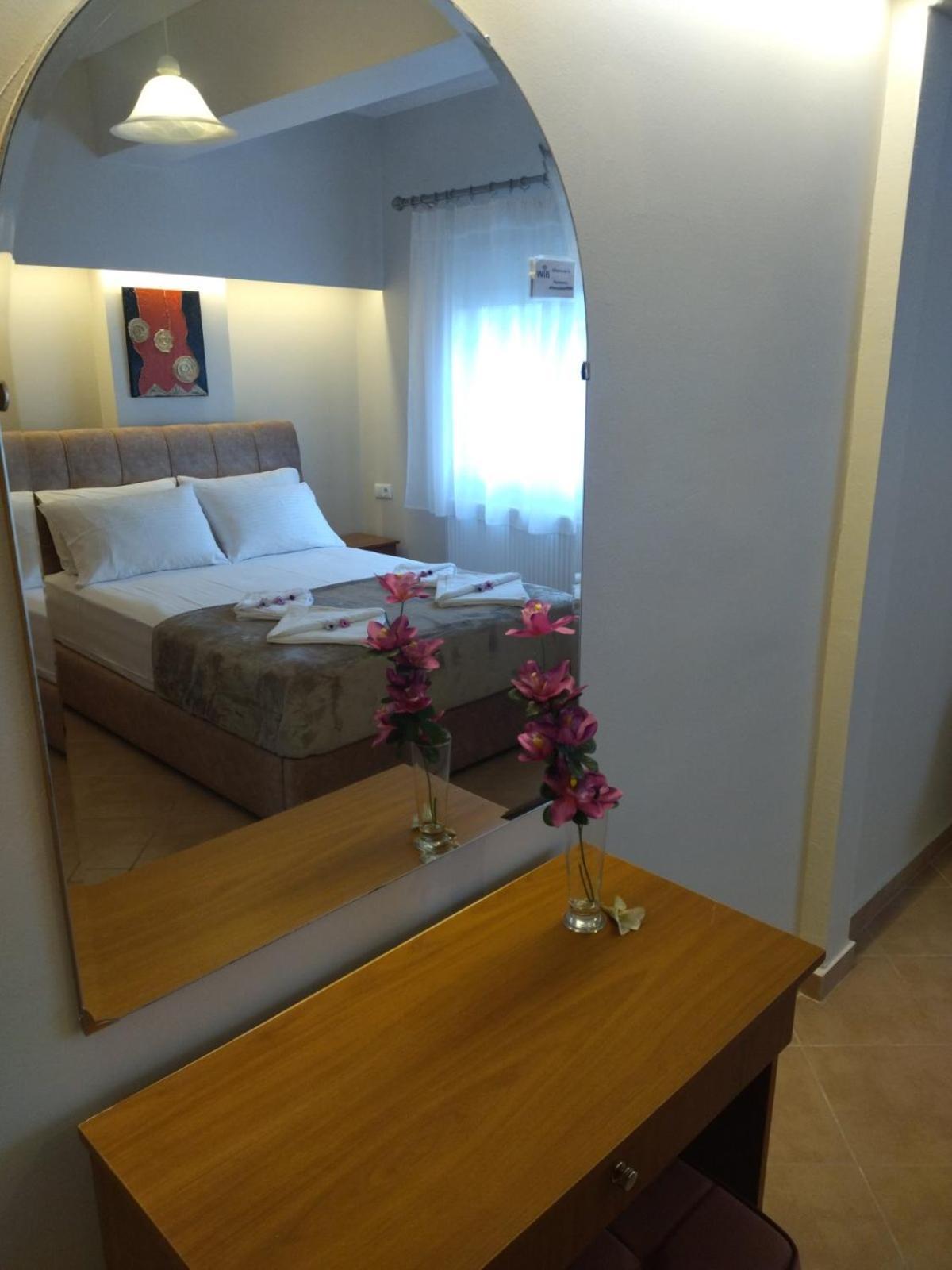 Athanasia Inn Vrasná エクステリア 写真