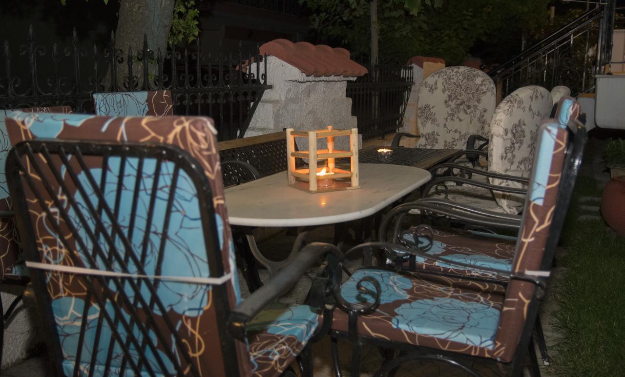 Athanasia Inn Vrasná エクステリア 写真
